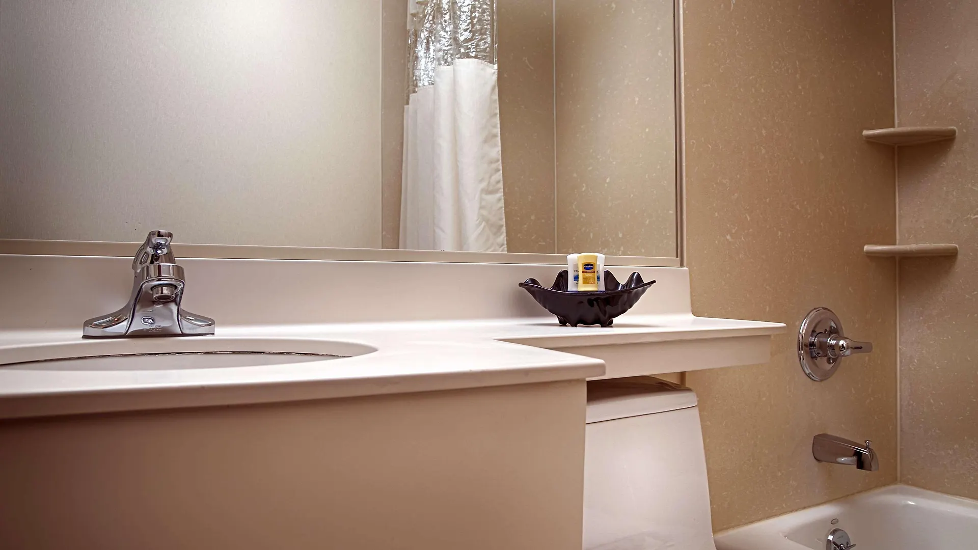 Best Western JFK Airport New York 3*,